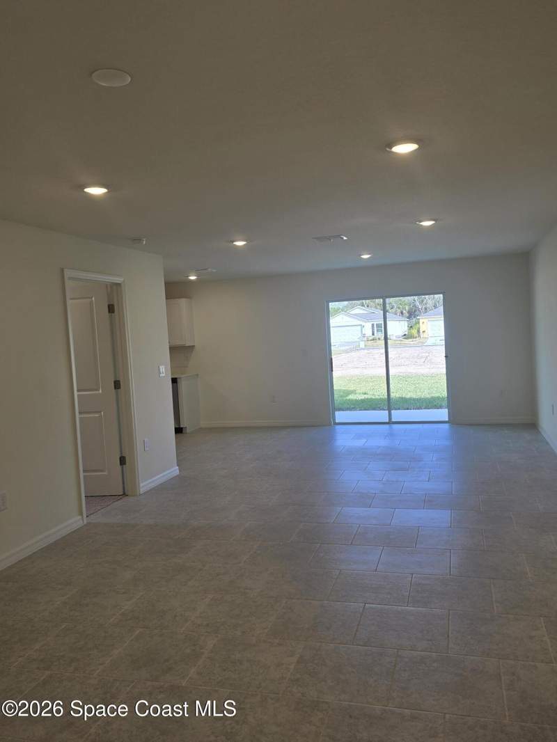 4 bedroom Single Family Residence at 972 SW Richmond Circle, Richmond Cove, Palm Bay — photo 2