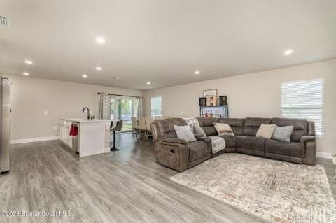 866 Carnival Road Se Road, Palm Bay FL - photo 9 of 28