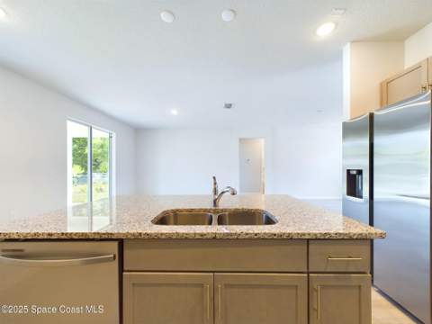 1085 SW Harlingen Road, Palm Bay FL - photo 8 of 42