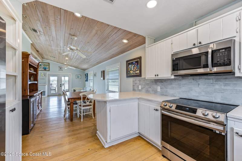 3 bedroom Single Family Residence at 25 Vip Island #A, V I P Vacation Island Playground Sec 1, Grant — photo 5