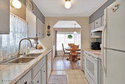 2 bedroom Manufactured Home at 807 W Wren Circle, Barefoot Bay Unit 2 Part 10, Barefoot Bay — photo 5