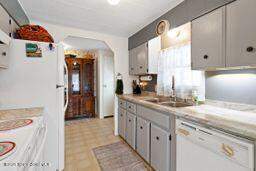 2 bedroom Manufactured Home at 807 W Wren Circle, Barefoot Bay Unit 2 Part 10, Barefoot Bay — photo 3
