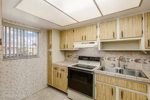 3150 N Harbor City Boulevard #325, Melbourne FL - photo 19 of 44