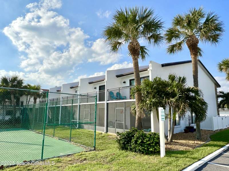 2 bedroom Townhouse at 640 N Atlantic Avenue #3b, Beach Winds Condo Ph III, Cocoa Beach — photo 2