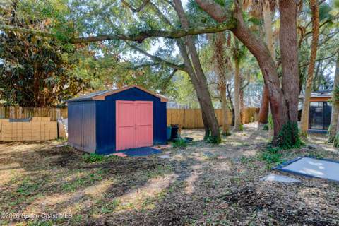 951 Pembroke Avenue, Palm Bay FL - photo 6 of 43