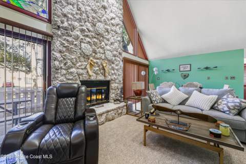 951 Pembroke Avenue, Palm Bay FL - photo 15 of 43