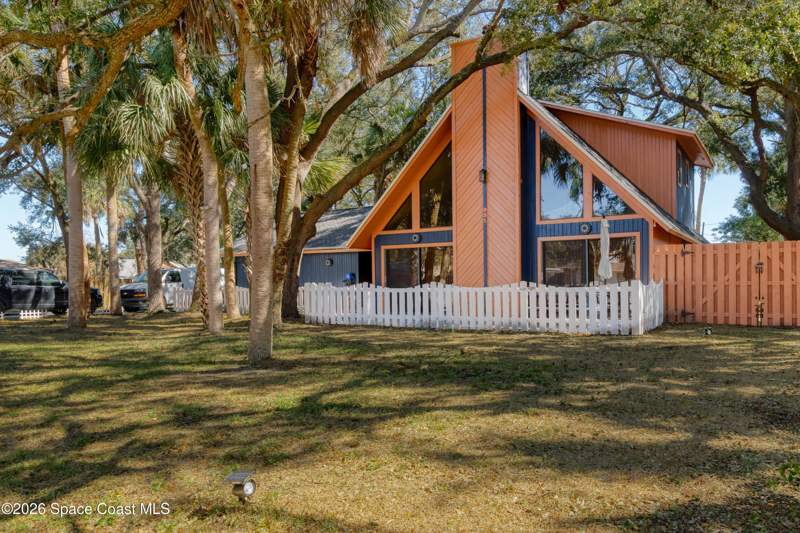 3 bedroom Single Family Residence at 951 Pembroke Avenue, Palm Bay, Palm Bay — photo 2