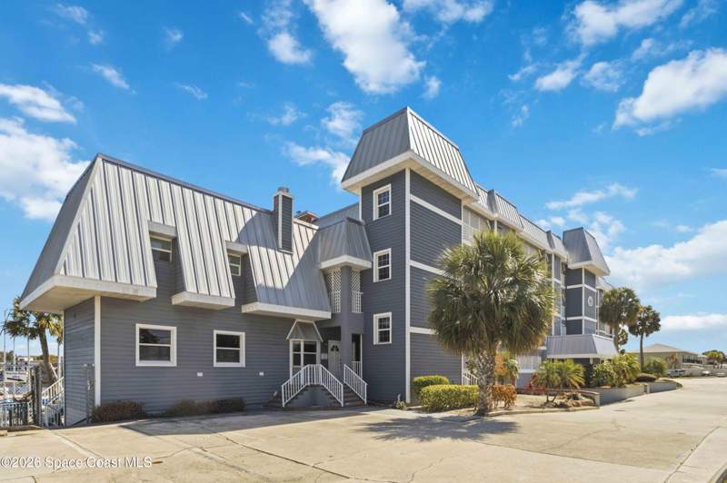 3 bedroom Condominium at 905 N Harbor City Boulevard #204, Eau Gallie Harbour Club Condo, Melbourne — photo 2