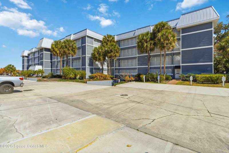 3 bedroom Condominium at 905 N Harbor City Boulevard #204, Eau Gallie Harbour Club Condo, Melbourne — photo 3