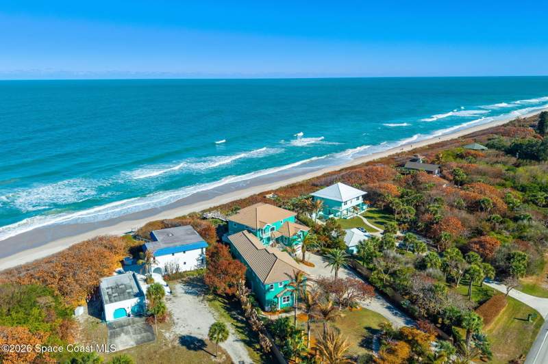 5 bedroom Single Family Residence at 8985 Highway A1a, Melbourne Beach, Melbourne Beach — photo 4