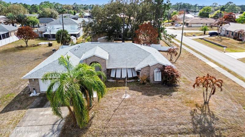3 bedroom Single Family Residence at 602 Ballon Terrace, Port Malabar Unit 50, Palm Bay — photo 2