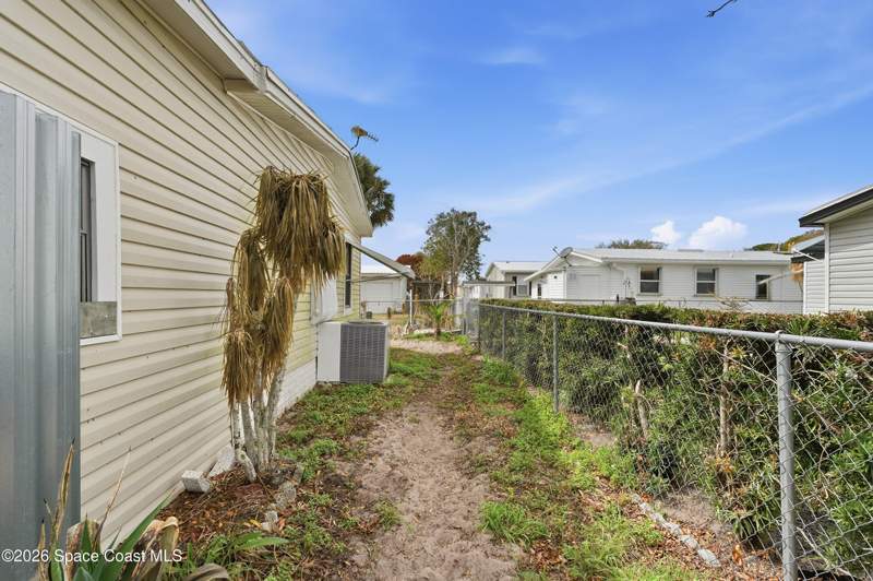 3 bedroom Manufactured Home at 566 Dolphin Circle, Barefoot Bay Unit 1, Barefoot Bay — photo 4