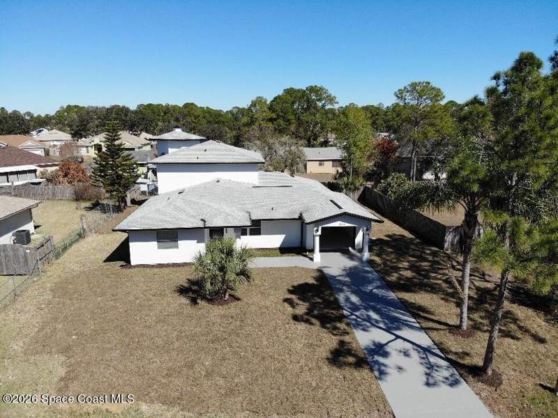 4 bedroom Single Family Residence at 259 Benchor Road, Port Malabar Unit 13, Melbourne — photo 2