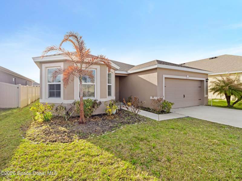 3 bedroom Single Family Residence at 275 Guinevere Drive, Brentwood Lakes Phase III, Palm Bay — photo 4