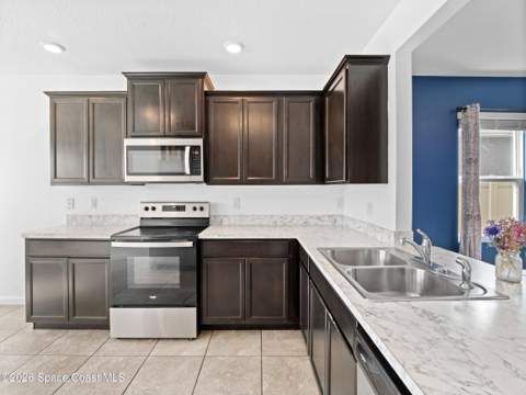 275 Guinevere Drive, Palm Bay FL - photo 6 of 29