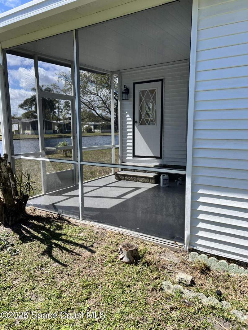 2 bedroom Manufactured Home at 4337 Twin Lakes Drive, Twin Lakes Country Homes Condo Ph 1, Melbourne — photo 5