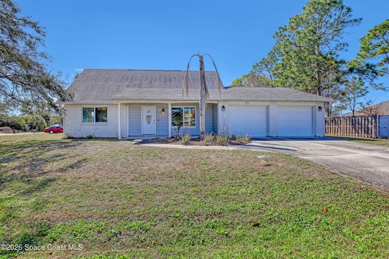 3 bedroom Single Family Residence at 1074 Castile Road, Port Malabar Unit 9, Palm Bay — photo 2