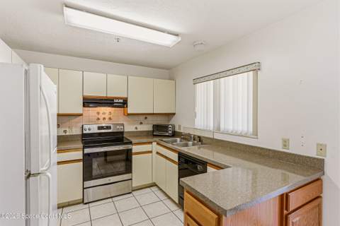 7820 Shadowood Drive #304, Melbourne FL - photo 15 of 83