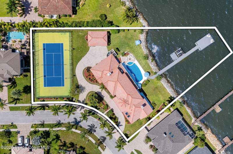 5 bedroom Single Family Residence at 1840 Harbor Point Drive, Harbor Point Phase 1, Merritt Island — photo 5
