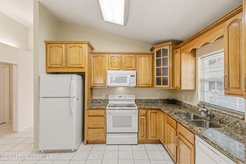 975 S Fork Circle, Melbourne FL - photo 8 of 44