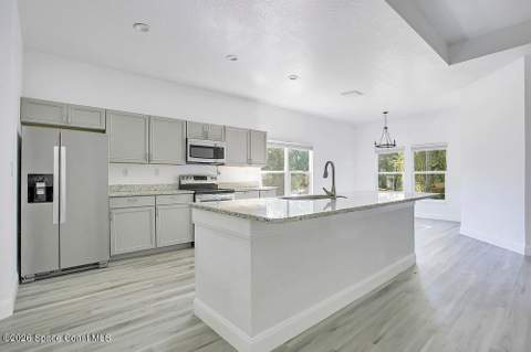 2498 Mitchell Avenue, Mims FL - photo 8 of 31