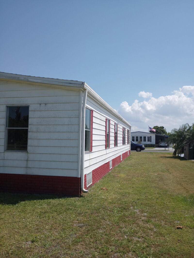 2 bedroom Manufactured Home at 4404 Gail Boulevard, Hollywood Estates, Melbourne — photo 3