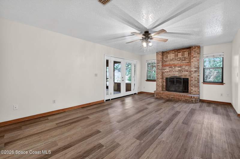 4 bedroom Single Family Residence at 3380 Lionel Road, Mims, Mims — photo 5