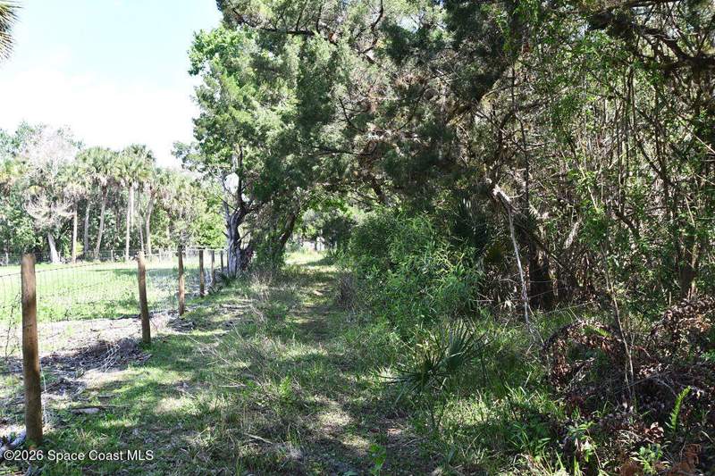 3 bedroom Single Family Residence at 455 E Hall Road, Merritt Island, Merritt Island — photo 3