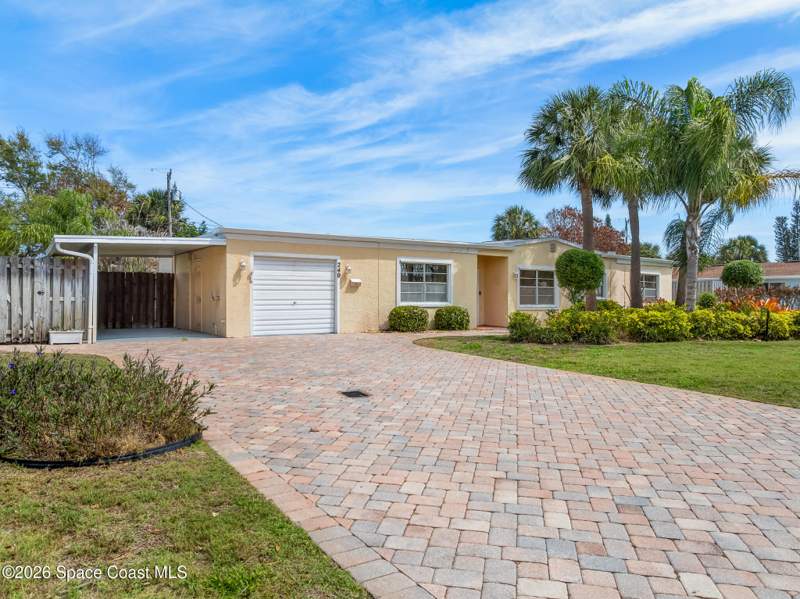4 bedroom Single Family Residence at 240 Avenida Central, Ocean Park 2nd Addn To, Indialantic — photo 5