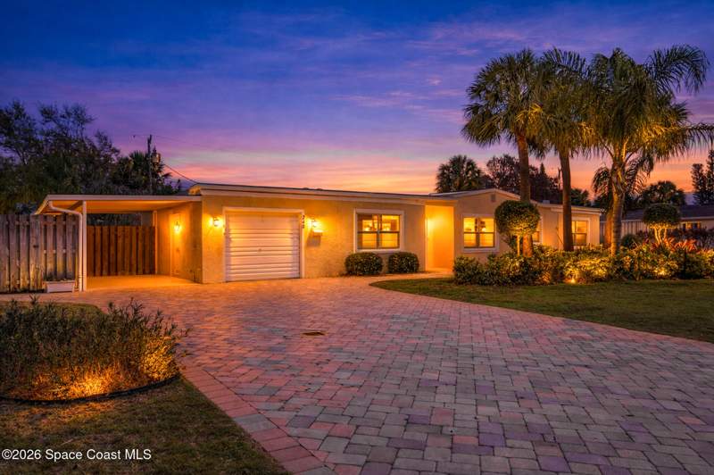 4 bedroom Single Family Residence at 240 Avenida Central, Ocean Park 2nd Addn To, Indialantic — photo 2