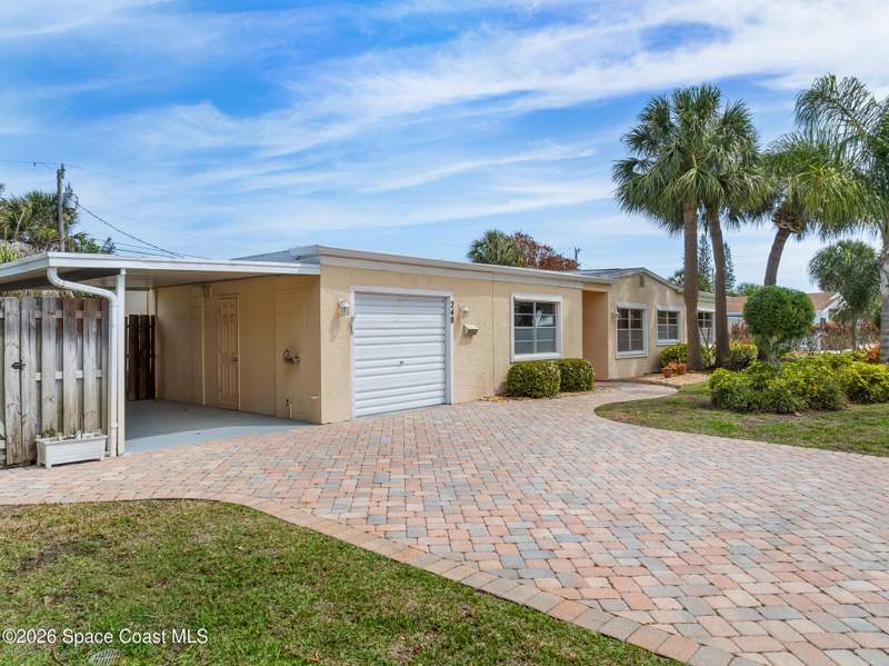 4 bedroom Single Family Residence at 240 Avenida Central, Ocean Park 2nd Addn To, Indialantic — photo 4
