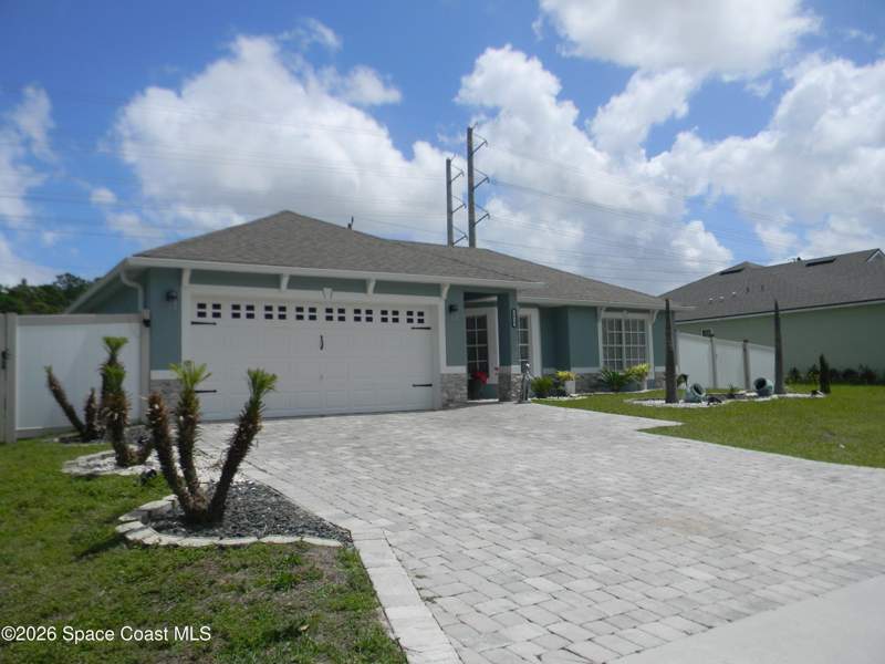 5 bedroom Single Family Residence at 1619 Glencove Avenue, Port Malabar Unit 44, Palm Bay — photo 3