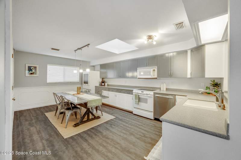 2 bedroom Townhouse at 3319 Kirkland Road, Castaway Shores Condo Ph II, Palm Bay — photo 2