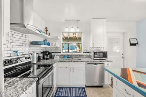 344 N Brevard Avenue, Cocoa Beach FL - photo 7 of 27