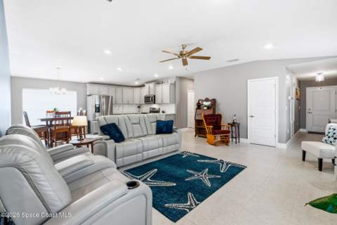 1061 Canfield Circle, Palm Bay FL - photo 8 of 32