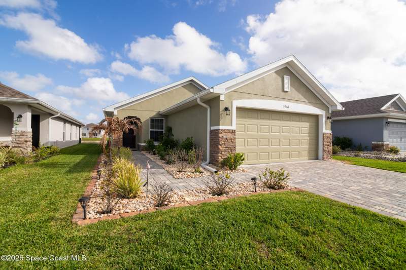 3 bedroom Single Family Residence at 1061 Canfield Circle, Gardens At Waterstone Phase 1, Palm Bay — photo 2
