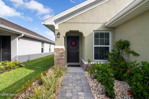 1061 Canfield Circle, Palm Bay FL - photo 6 of 32