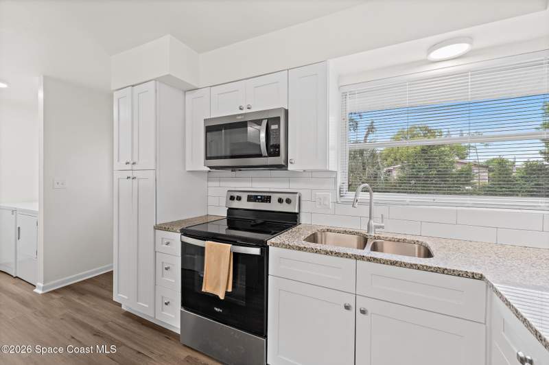3 bedroom Single Family Residence at 815 Glade Road, Whispering Lakes 3rd Sec Part 3, Titusville — photo 5