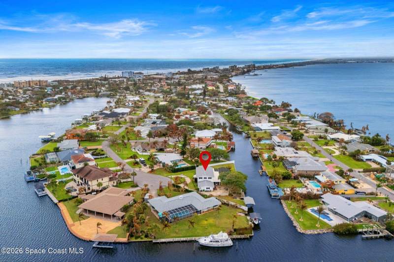 6 bedroom Single Family Residence at 1790 Bayshore Drive, West Point Add To Snug Harbor Est, Cocoa Beach — photo 2