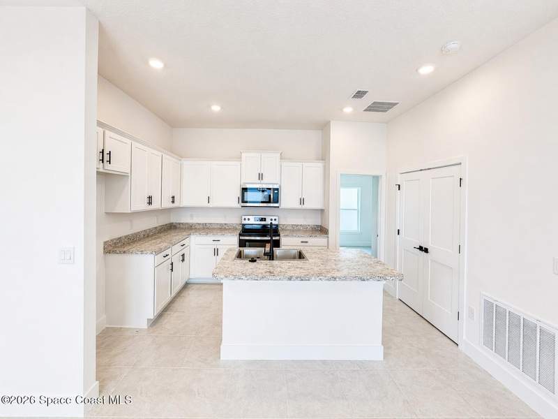 4 bedroom Single Family Residence at 1028 Soleway Avenue, St Johns Preserve, Palm Bay — photo 2