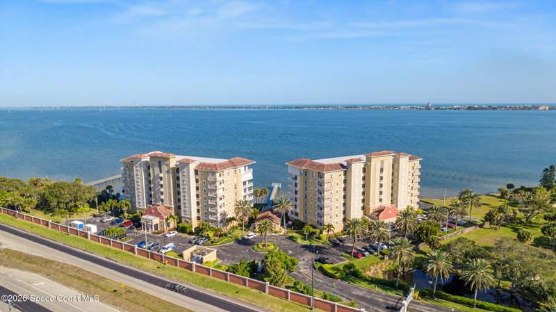 3 bedroom Condominium at 4955 Dixie Highway #604, Venetian Bay Condo Ph I, Palm Bay — photo 4