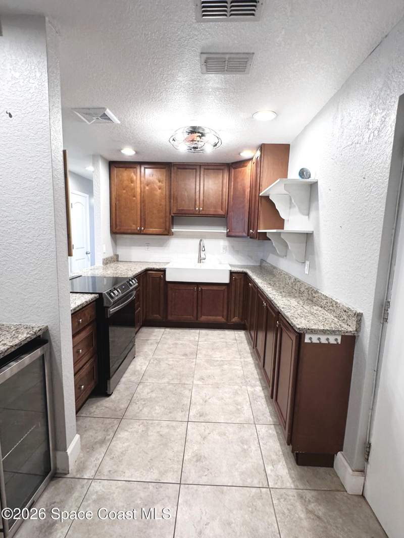 3 bedroom Stock Cooperative at 165 Treasure Street #A3-105, Merritt Island Co-Op Apts Inc, Merritt Island — photo 4