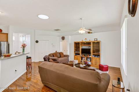 785 SE Parsons Circle, Palm Bay FL - photo 15 of 40