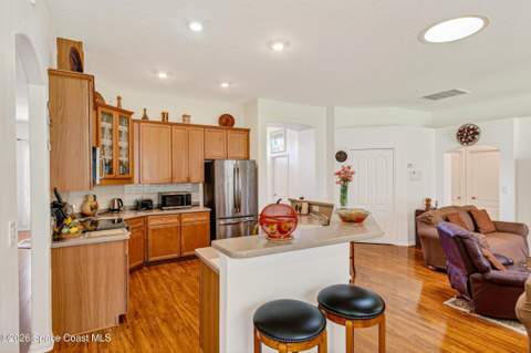 785 SE Parsons Circle, Palm Bay FL - photo 7 of 40
