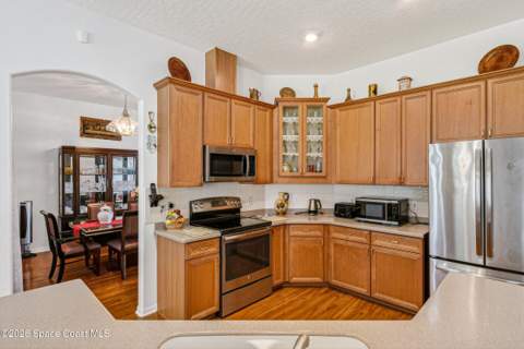 785 SE Parsons Circle, Palm Bay FL - photo 6 of 40