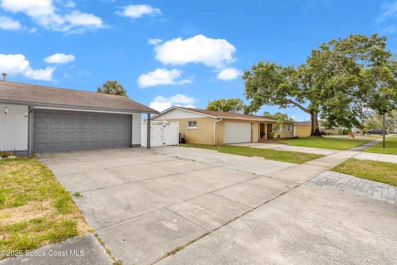 4 bedroom Single Family Residence at 5195 Sharlene Drive, Imperial Estates Unit 7, Titusville — photo 3