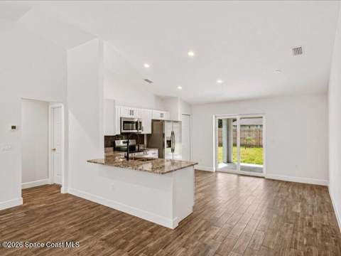 640 Roth Court, Palm Bay FL - photo 7 of 31
