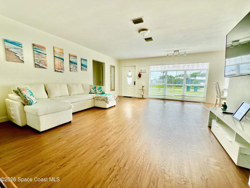 3 bedroom Single Family Residence at 133 NE 1st Street, South Patrick Shores 3rd Sec, Satellite Beach — photo 2