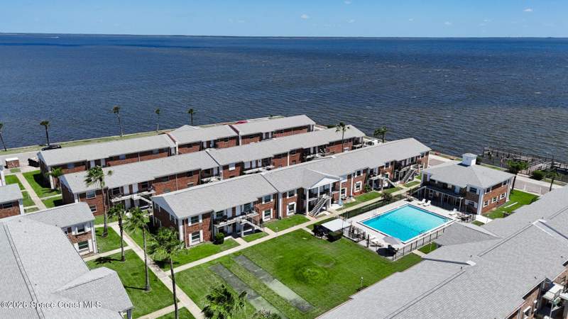 2 bedroom Condominium at 190 E Olmstead Drive #B8, Washington Arms Club Condo, Titusville — photo 4