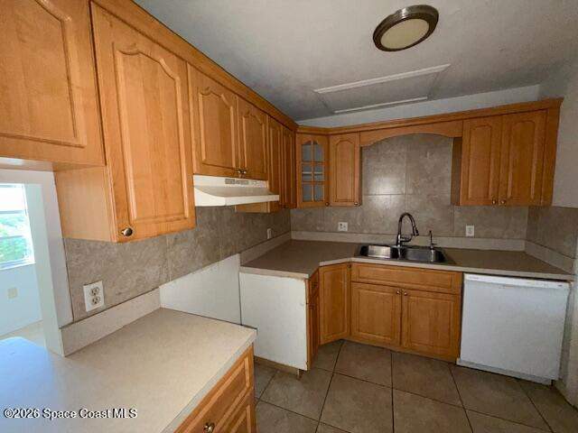 2 bedroom Condominium at 2913 Pinewood Drive #16, Palm Bay Club Condominium, Palm Bay — photo 3